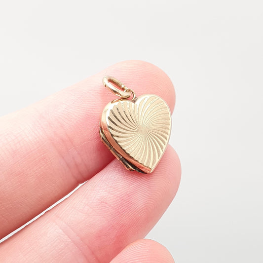 Old Vintage 9ct Gold Heart Locket Gyroscope Solid 9k 375 Pendant Small Cute Fine Estate Gift Back & Front Necklace Jewelry Womens Jewellery