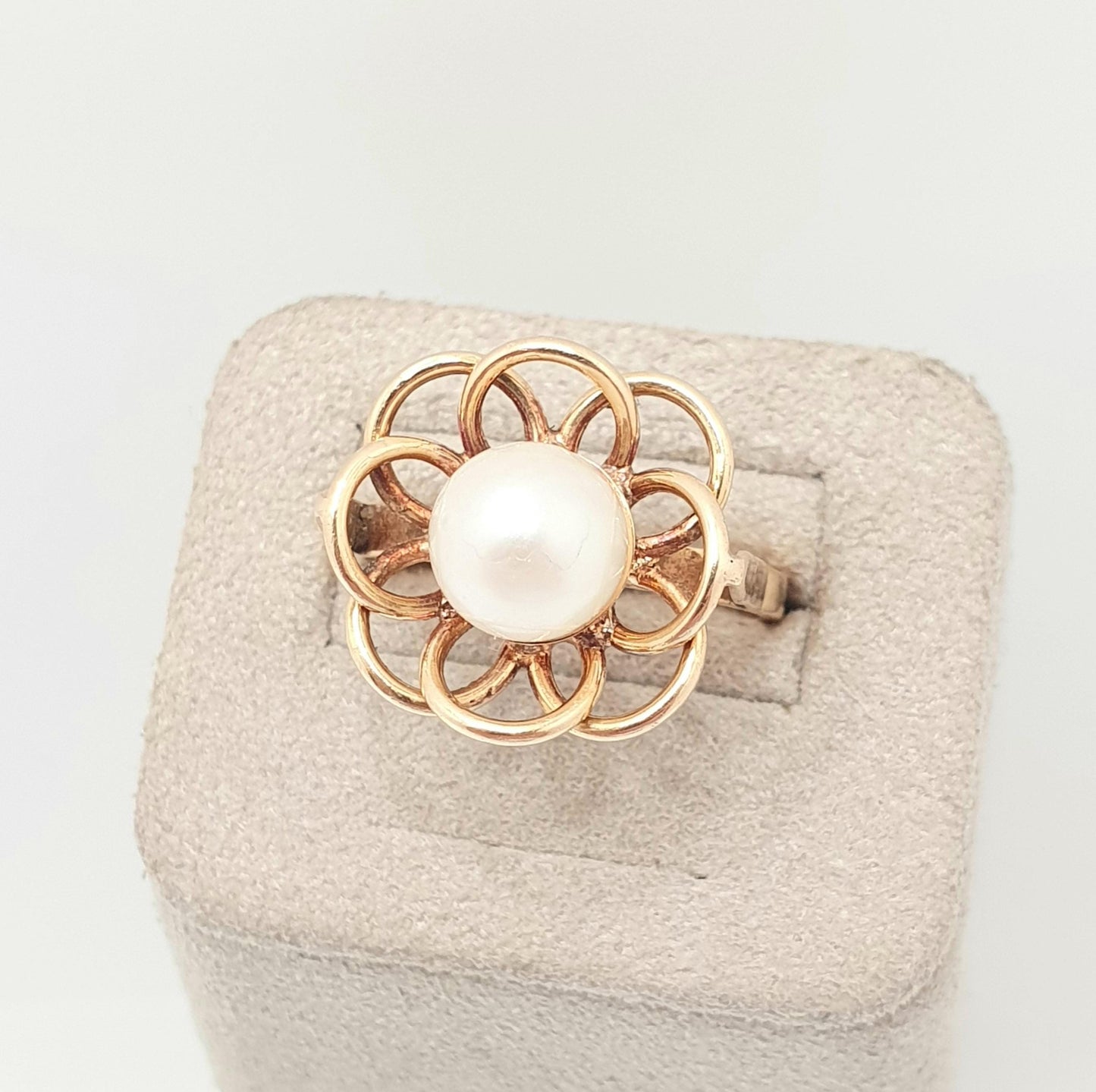 Old Vintage 18ct Gold Pearl Ring Flower Style Setting Solid 18k 750 Genuine Real Solitaire Large Pearl Cream Lustre Womens Jewellery Jewelry