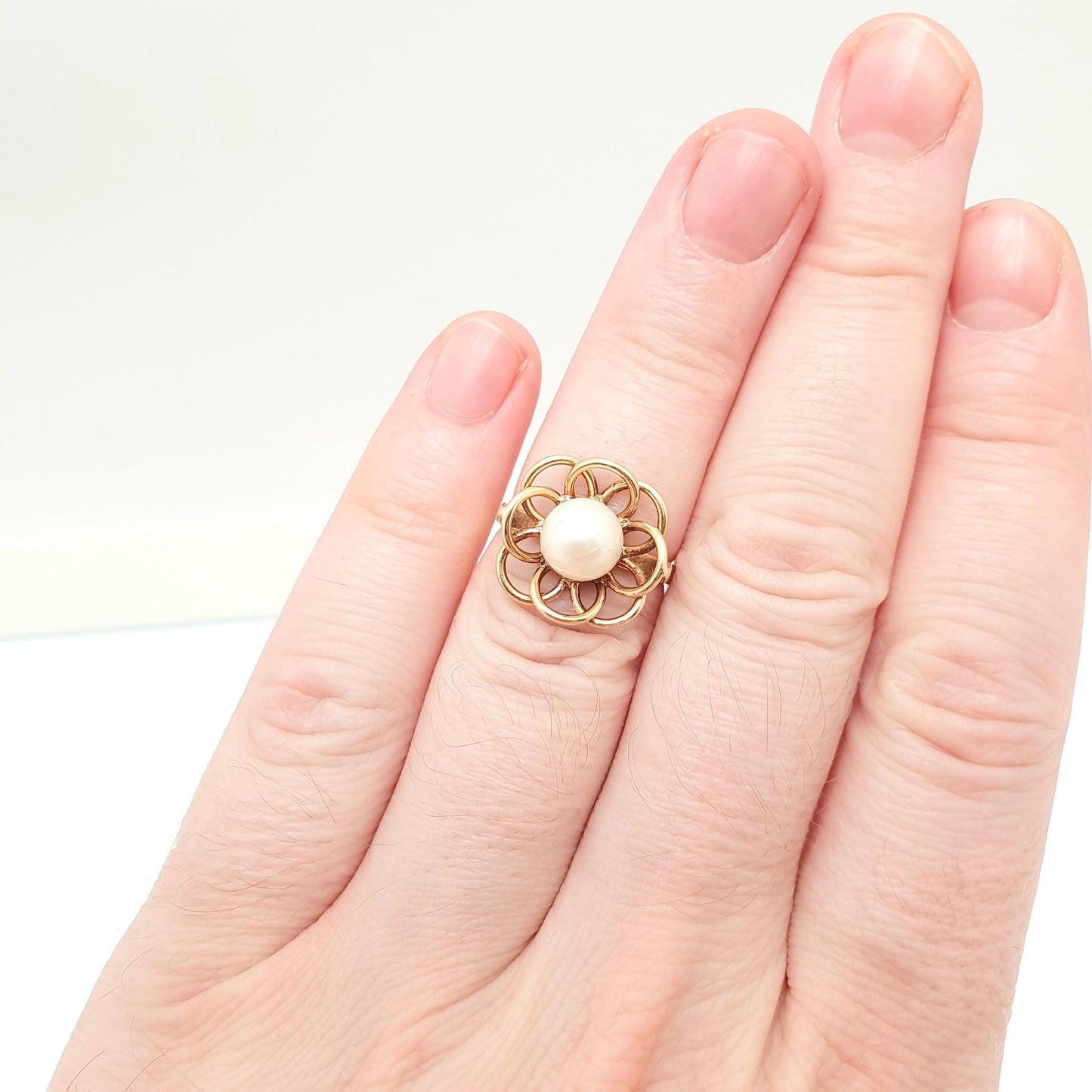 Old Vintage 18ct Gold Pearl Ring Flower Style Setting Solid 18k 750 Genuine Real Solitaire Large Pearl Cream Lustre Womens Jewellery Jewelry