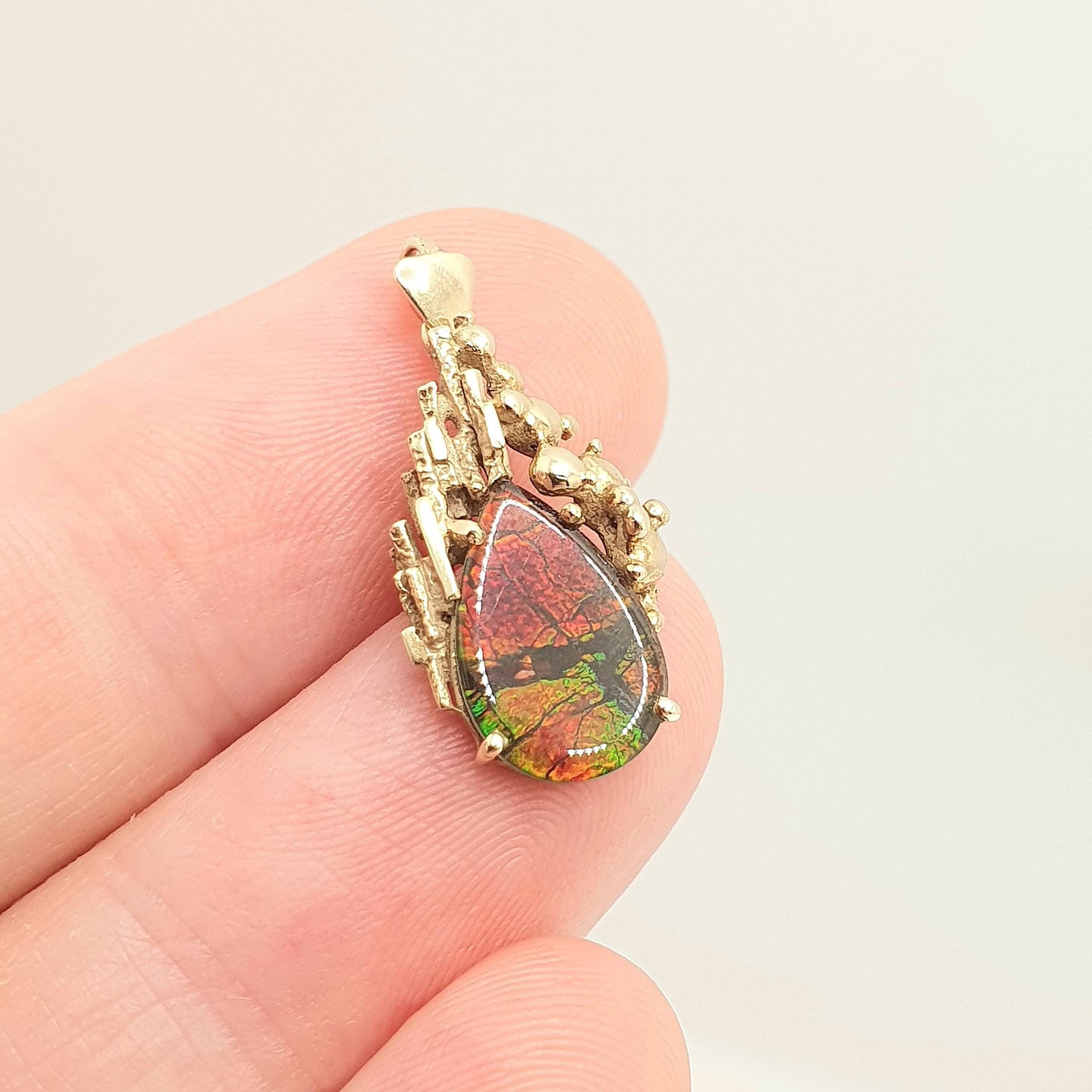 Vintage 14k Ammolite Pendant Necklace Solid 14kt 585 Ammonite Opal Like Iridescent Brutalist Sea Shell Doublet Gemstone Jewelry Jewellery