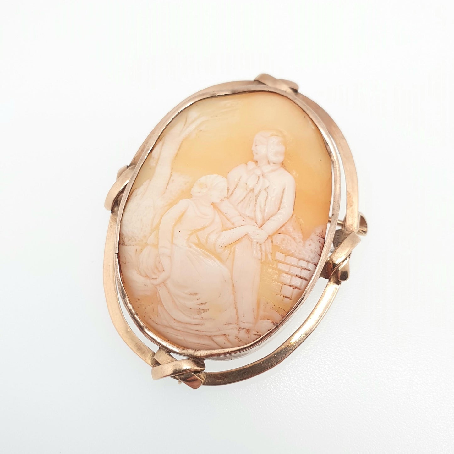 Antique 14k Gold Cameo Brooch Victorian Romantic Love Gift Man Woman Holding Hands Solid 14kt 585 Border Hand Carved Shell Vintage Jewelry