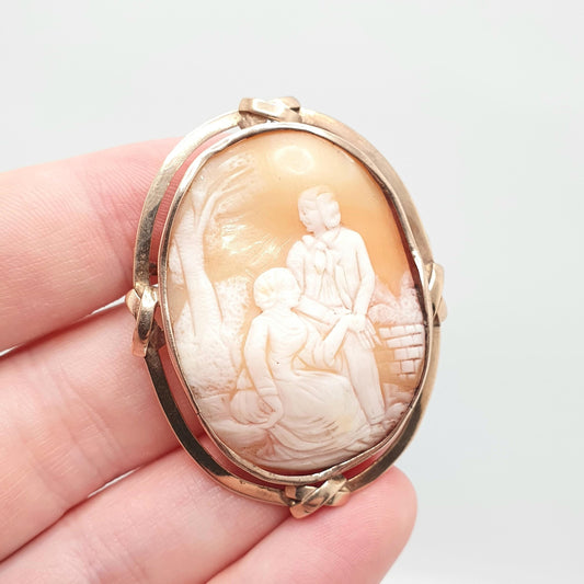 Antique 14k Gold Cameo Brooch Victorian Romantic Love Gift Man Woman Holding Hands Solid 14kt 585 Border Hand Carved Shell Vintage Jewelry