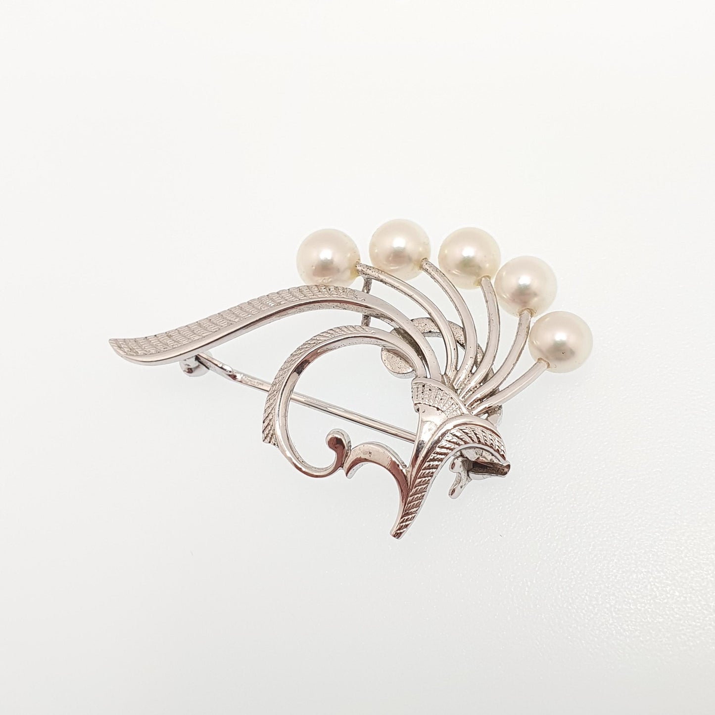 Vintage MIKIMOTO Pearl Brooch Sterling Silver Cultured White Lustre Genuine Japanese Real Gift Fine Estate Womens Jewelry Jewellery