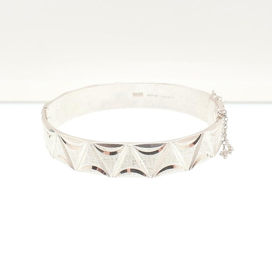 Vintage Sterling Silver Bangle Bracelet Thick Heavy V Arrow Engraved 1974 Hallmarked 31.61g Chunky Solid 925 Womens Jewelry Retro Jewellery