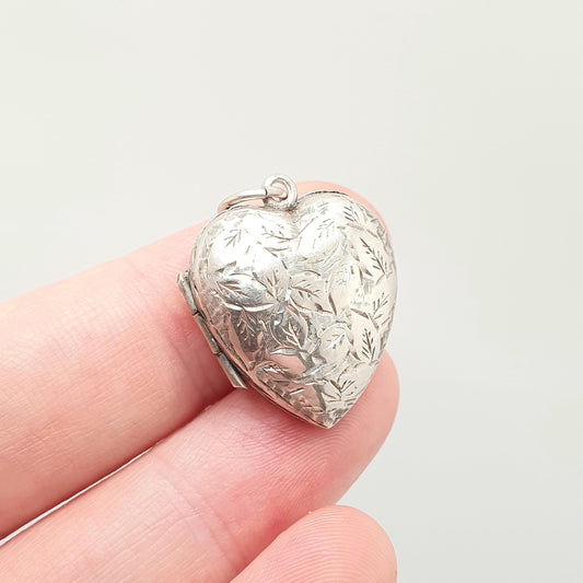 Antique Sterling Silver Heart Locket Necklace Pendant 1903 Hallmarked Picture Photo Engraved Love 1900s Womens Jewelry Jewellery Vintage