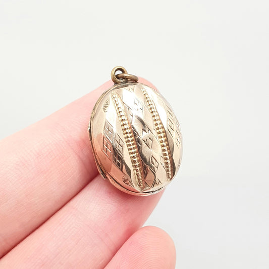 Antique 9ct Gold Locket Large Oval Solid 9k 375 Engraved Small Cute Pendant Love Gift Back & Front Necklace Jewelry Womens Jewellery