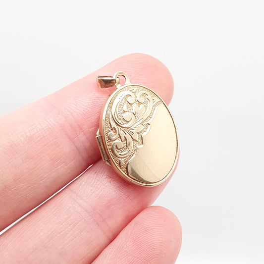 Vintage Solid 9ct 9k Gold Locket Oval All 375 9 Carat Gold Embossed Necklace Hallmark Photo Picture Pendant Retro Jewelry Womens Jewellery