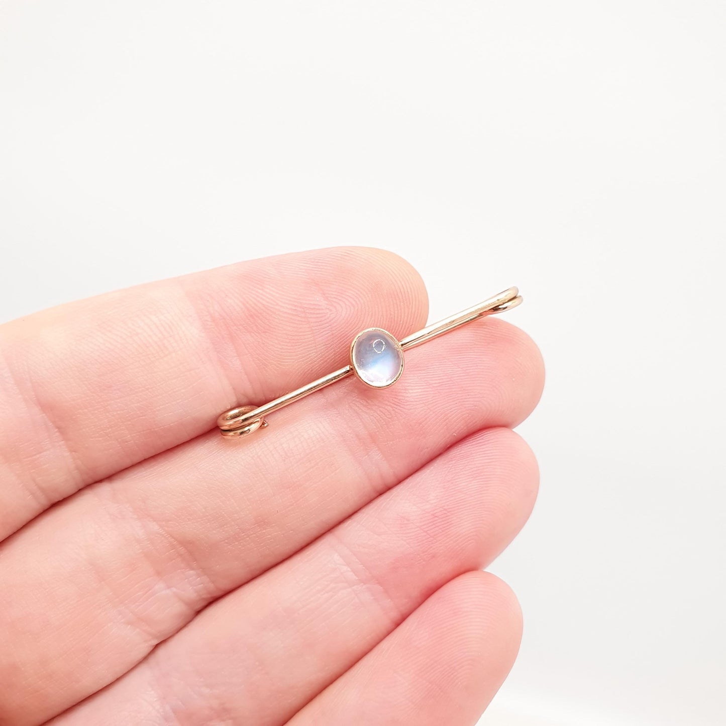 Antique 9ct 9kt Gold Moonstone Brooch Victorian Safety Pin Bar Solid 9k 375 Genuine Gemstone Blue Oval Cabochon Vintage Jewellery Jewelry