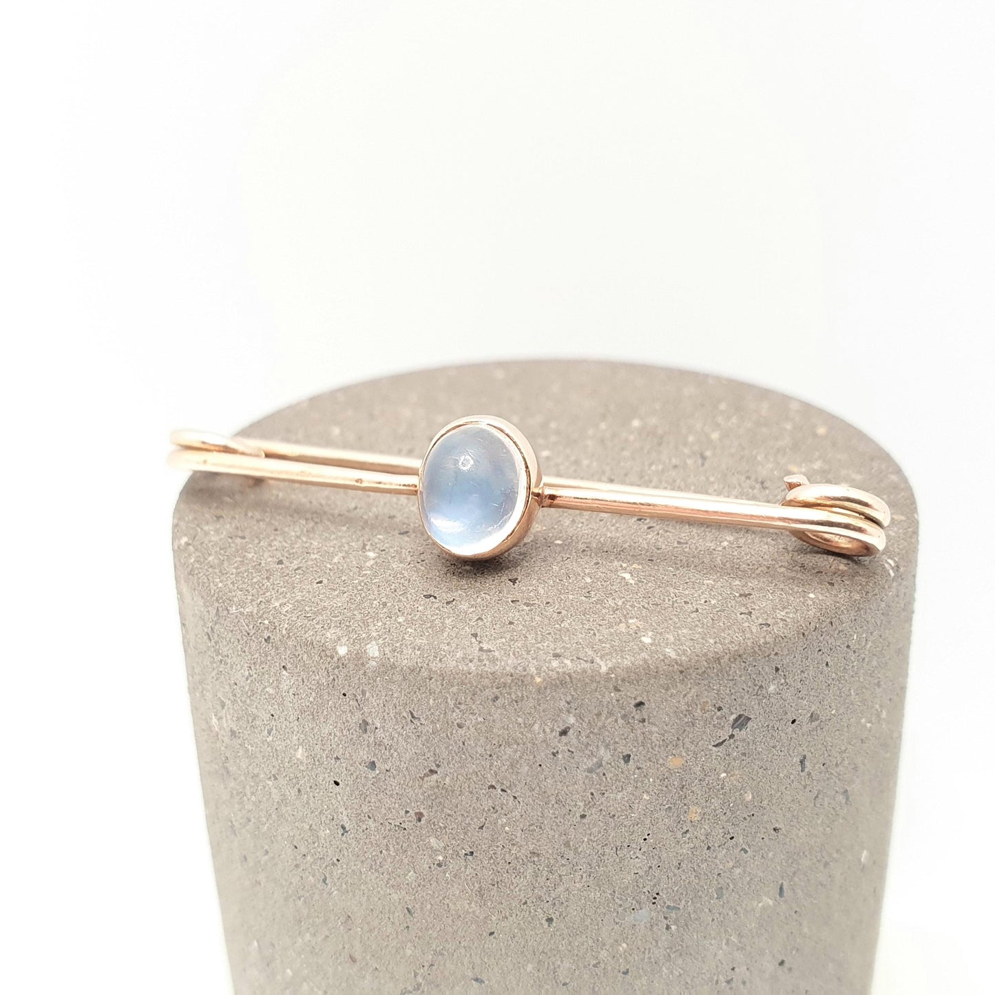 Antique 9ct 9kt Gold Moonstone Brooch Victorian Safety Pin Bar Solid 9k 375 Genuine Gemstone Blue Oval Cabochon Vintage Jewellery Jewelry