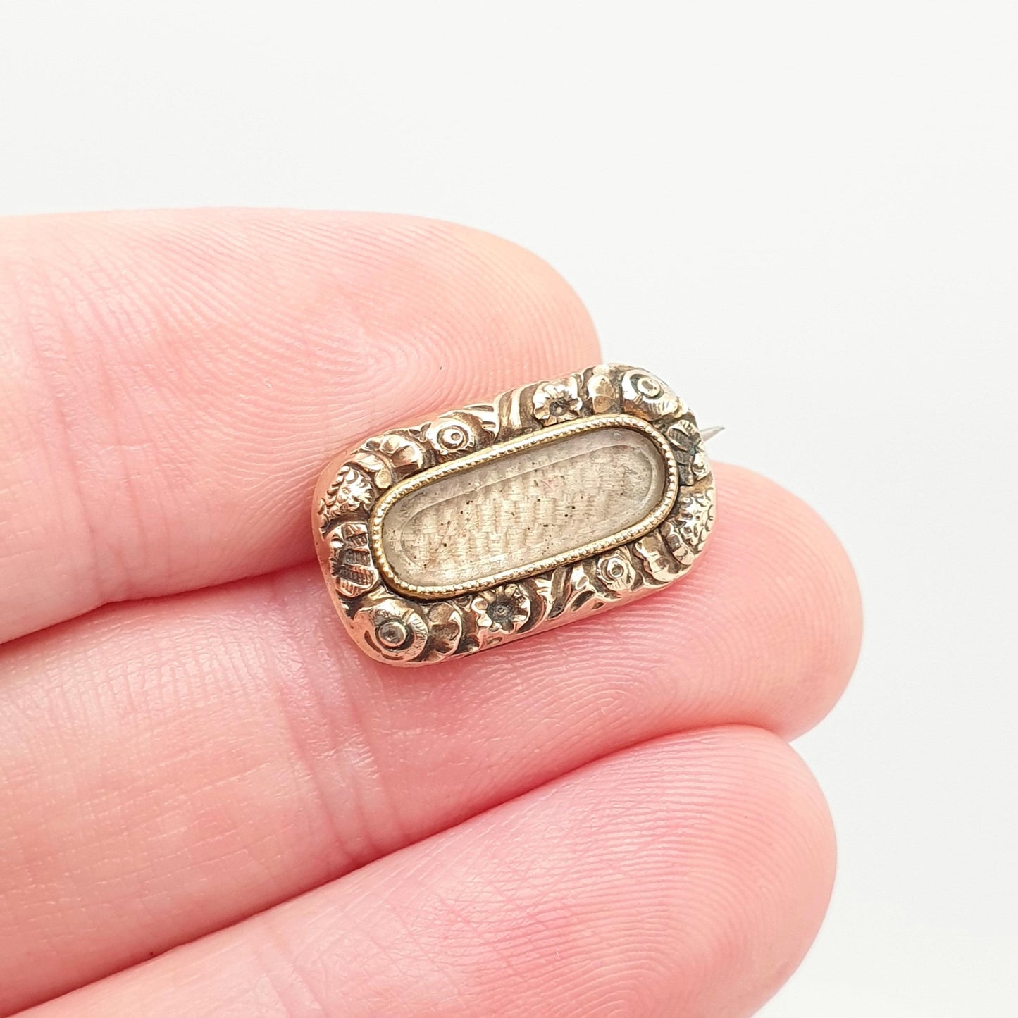 Antique Victorian 9ct Gold Mourning Brooch Locket Chased Border Solid 9k 375 Back Early Vintage 1800s Engraved Womens Jewellery Jewelry