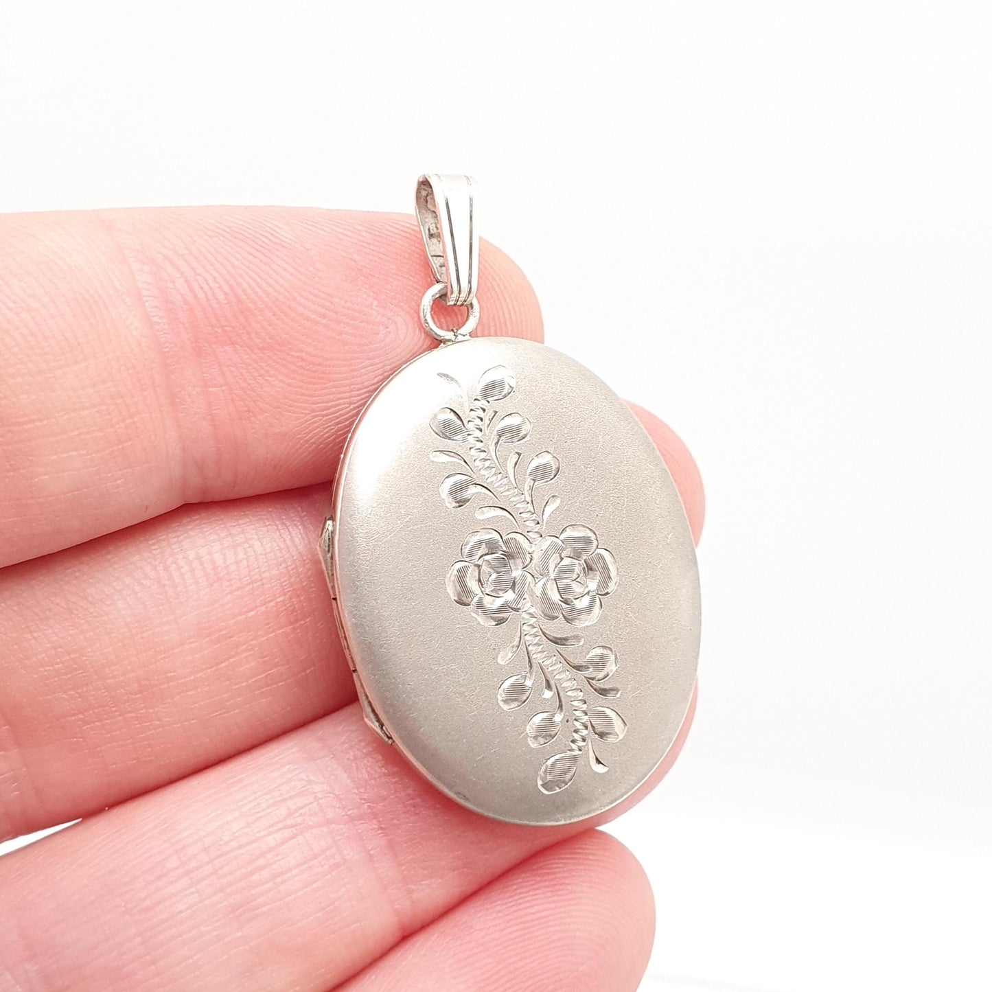 Vintage Sterling Silver Locket Oval Pendant Necklace Engraved 1972 Hallmark Retro Fine Solid 925 Floral Flower Jewelry Womens Jewellery