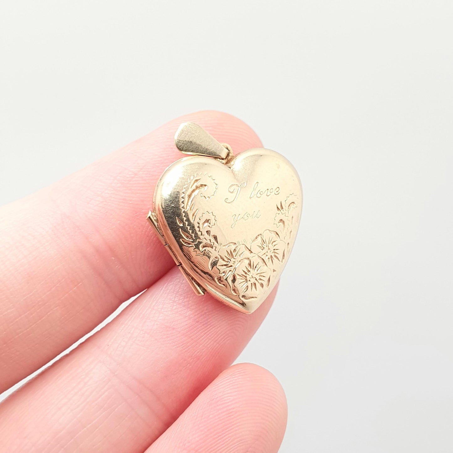 Vintage Solid 9k 375 Gold Heart Locket I LOVE YOU All 9ct 9 Carat Small Necklace Cute Photo Picture Pendant Retro Womens Jewelry Jewellery