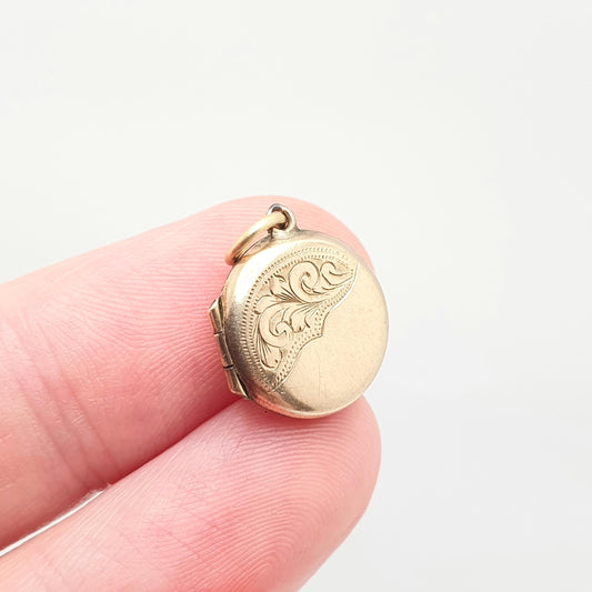 Antique 9ct 9k Gold Tiny Locket Pendant Hand Engraved Solid 375 Back & Front Small Circle Photo Vintage Necklace Jewellery Jewelry