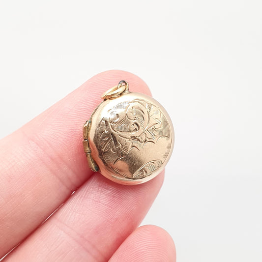Antique 9ct 9k Gold Round Locket Pendant Hand Engraved Solid 375 Back & Front Cute Small Circle Photo Vintage Necklace Jewellery Jewelry