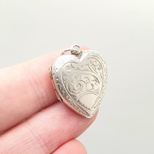 Antique Sterling Silver Heart Locket Necklace Pendant 1917 Hallmarked Picture Photo Engraved Love Gift Womens Jewelry Jewellery Vintage