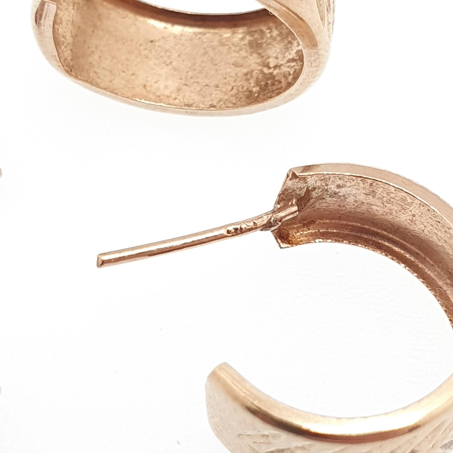 Vintage 9k 9ct Gold Hoop Earrings Stud Three Quarter Arrow Pattern Solid 375 Etched Wide Thick Retro Solid 375 Womens Jewelry Jewellery