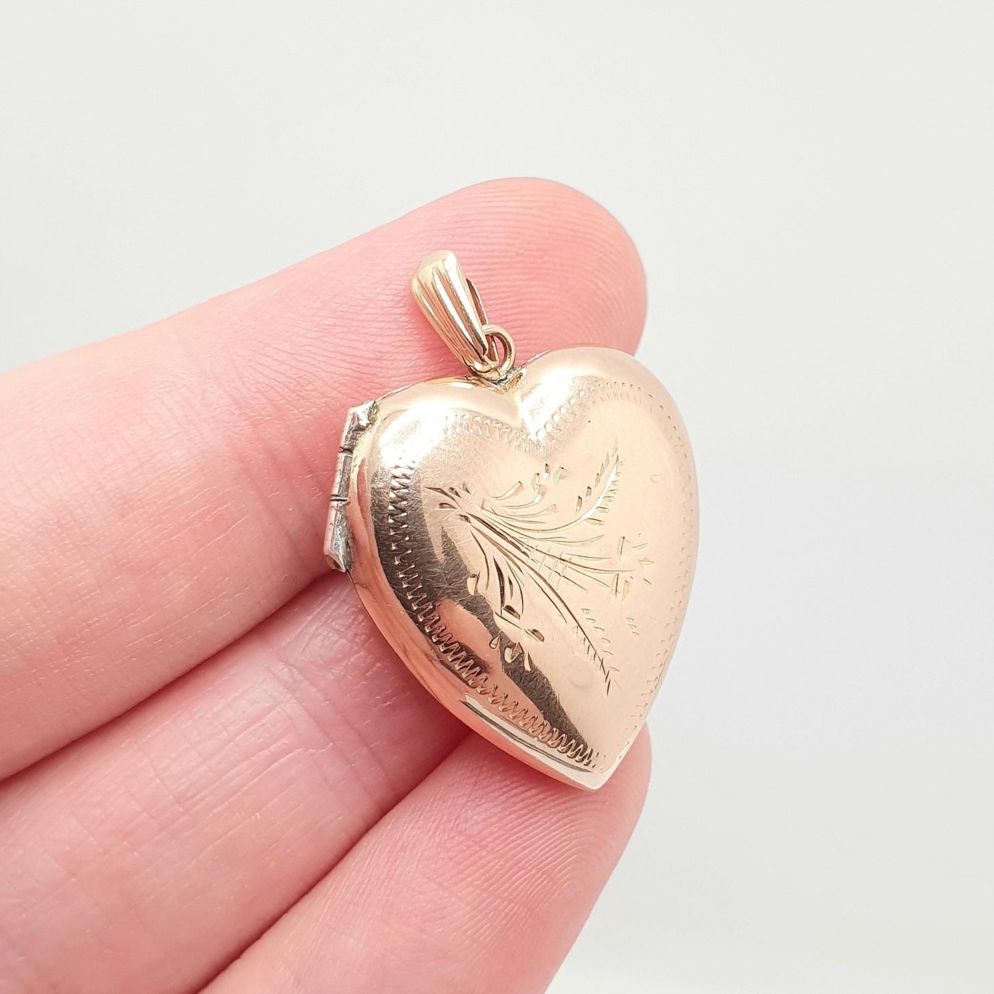 Antique 9ct 9k Rose Gold Heart Locket Pendant Engraved Solid 375 Fine Estate Large Red Back & Front Necklace Jewelry Womens Jewellery