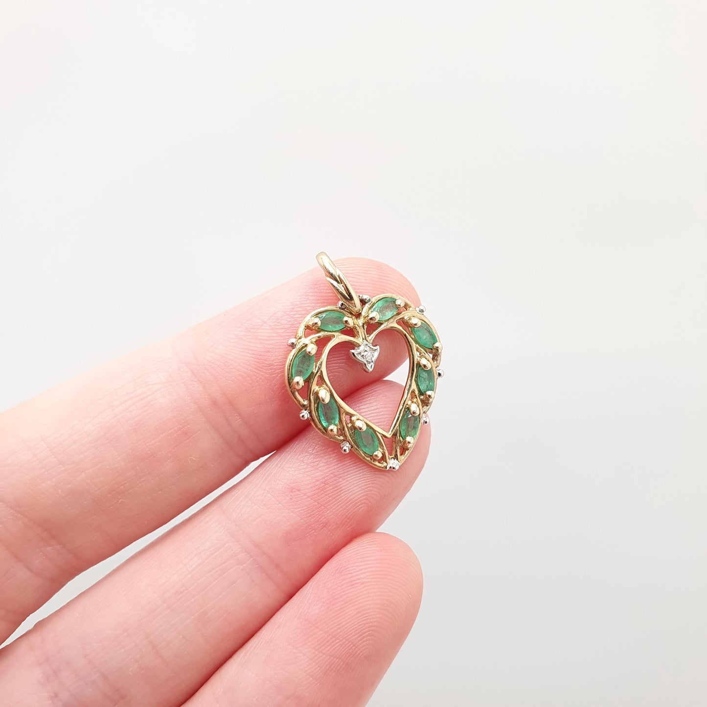 Vintage 9ct Gold Emerald & Diamond Pendant Heart Necklace Solid 375 9k Oval Genuine Gemstone Retro Necklace Ladies Womens Jewelry Jewellery