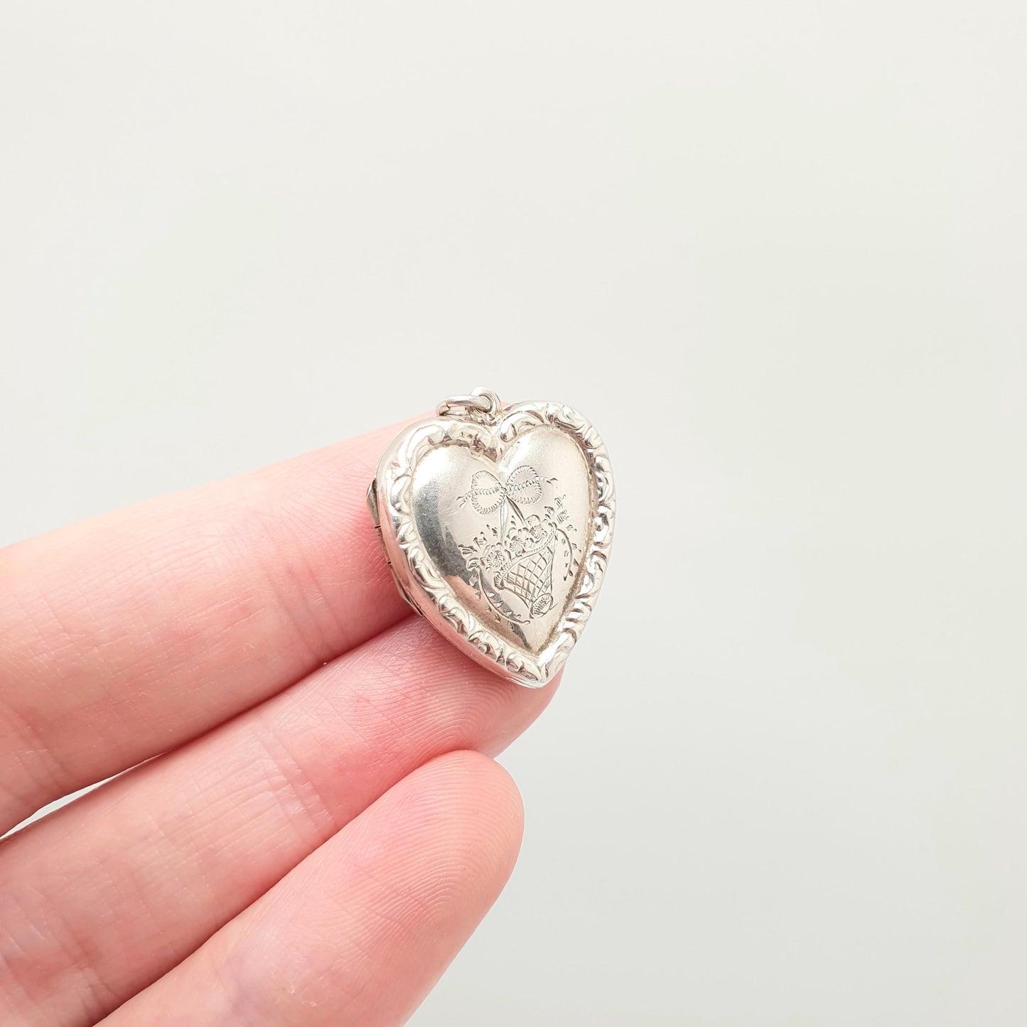Antique Solid Silver Heart Locket Bow Giardinetti Necklace Pendant Flower Basket Picture Photo Love Gift Womens Jewelry Jewellery Vintage