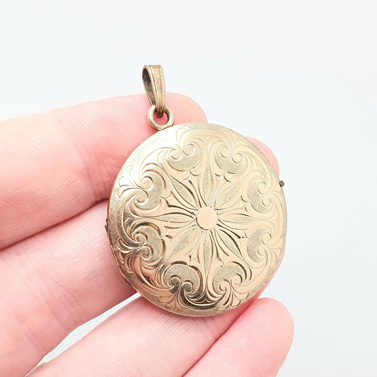Old Vintage Rolled Gold Locket Large Big Necklace Pendant Round Scroll Pattern Gold Filled Picture Photo Womens Retro Jewellery Jewelry