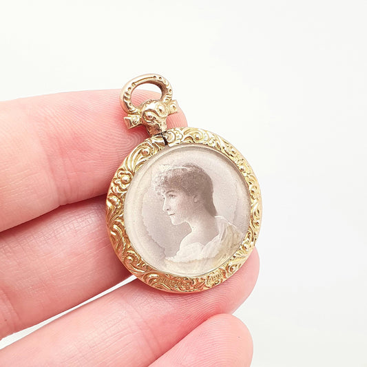 Antique 9ct 375 Gold Locket Pendant Round Necklace Double Sided Embossed Border Hallmark Photo Solid 9k Vintage Oval Jewelry Jewellery