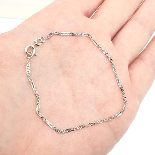 Vintage 9ct 9k White Gold Chain Bracelet Curb Link Twisting Helix 1.25g 18cm 7" Solid 375 9kt Hallmarked Ladies Womens Jewelry Jewellery