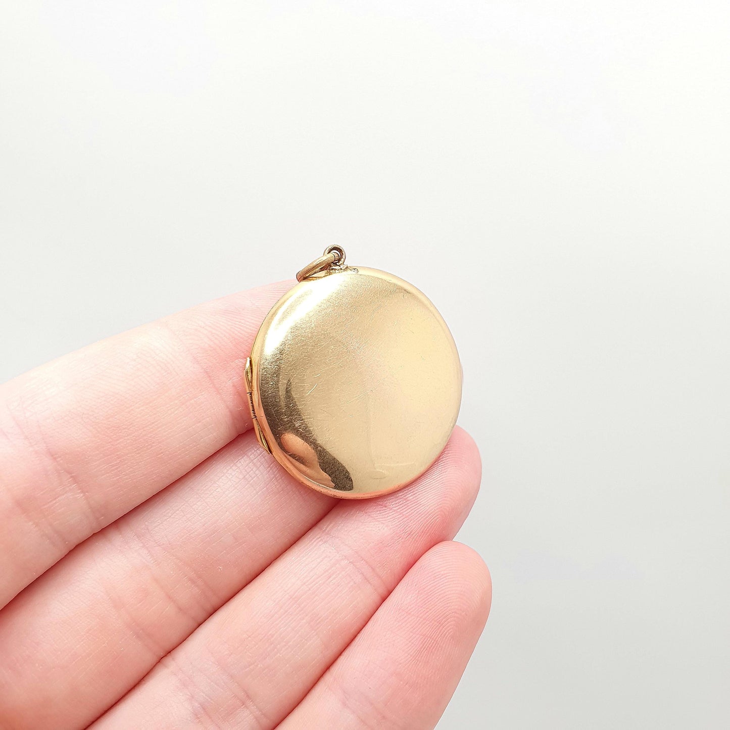 Antique 9ct Gold Round Locket Solid 9k 375 Large Plain Smooth Circle Pendant Fine Big Gift Back & Front Necklace Jewelry Womens Jewellery