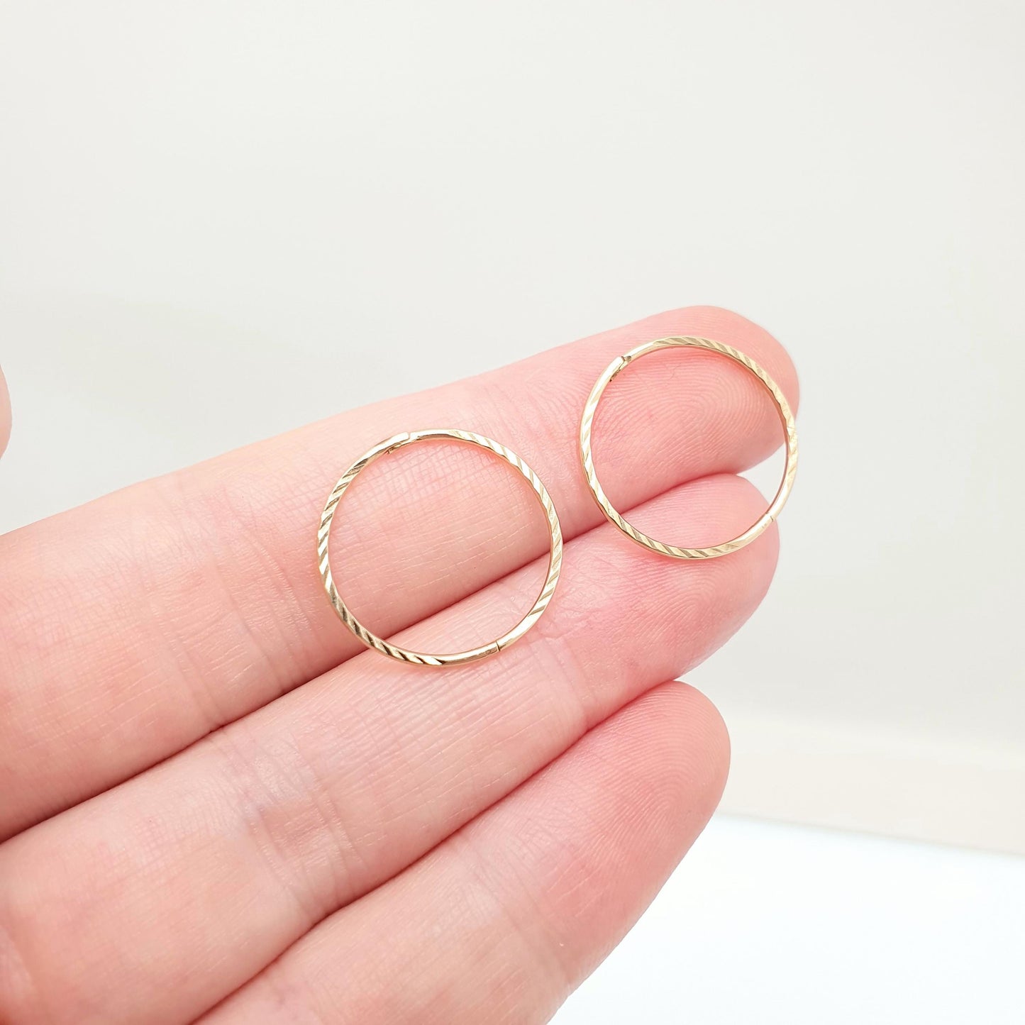 Vintage 9k 9ct Gold Hoop Earrings Full Round Circle Loop Solid 375 Engraved Lined 1980s Grooved Etched Ladies Womens Jewelry Jewellery