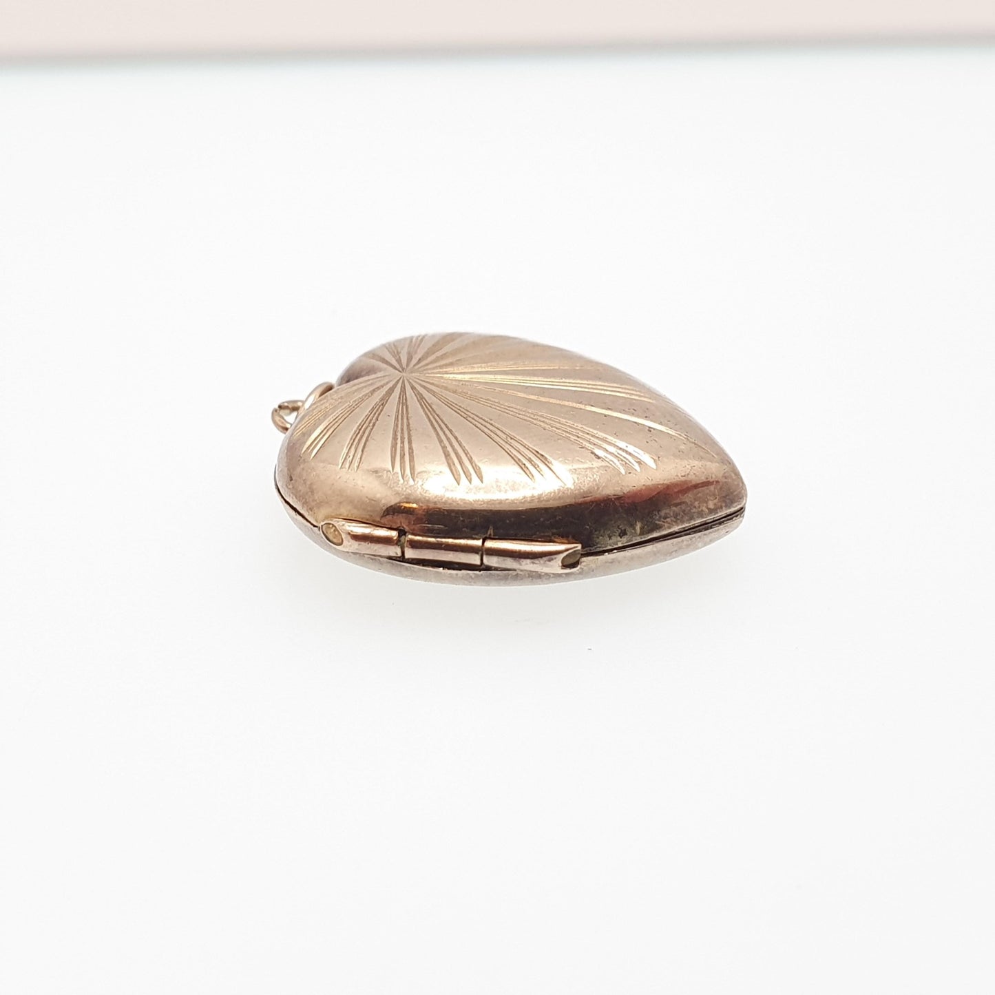 Antique 9ct 9k Gold Heart Locket Sunburst Art Deco Solid Yellow Gold Back & Front Engraved 1920s Necklace Photo Pendant Jewelry Jewellery