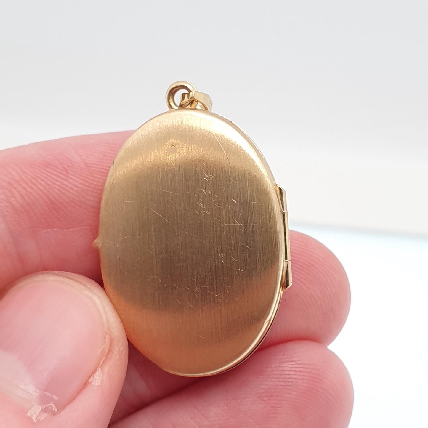 Vintage 9k 9ct Gold Locket Large Oval All Solid 9 Carat 375 Gold White Gold Flower Necklace Hallmark Photo Picture Pendant Jewelry Jewellery