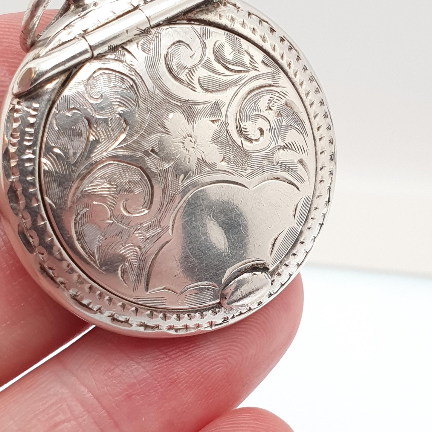 Antique Sterling Silver Powder Compact Locket Pendant Round Circle 1922 Hallmarked Round Vintage Solid 925 Womens Jewelry Jewellery