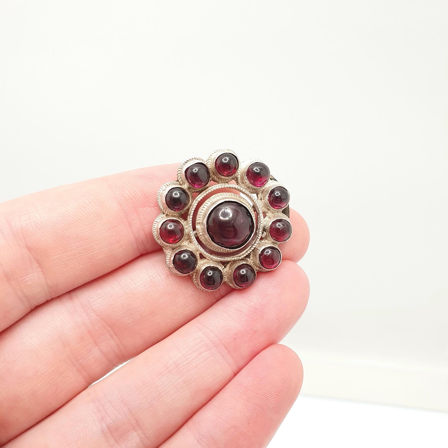 Antique Georgian Garnet Solid Silver Brooch Foiled Cabochon Gemstone Cluster 1800s Vintage Rare Hand Cut Pyrope Womens Jewelry Jewellery