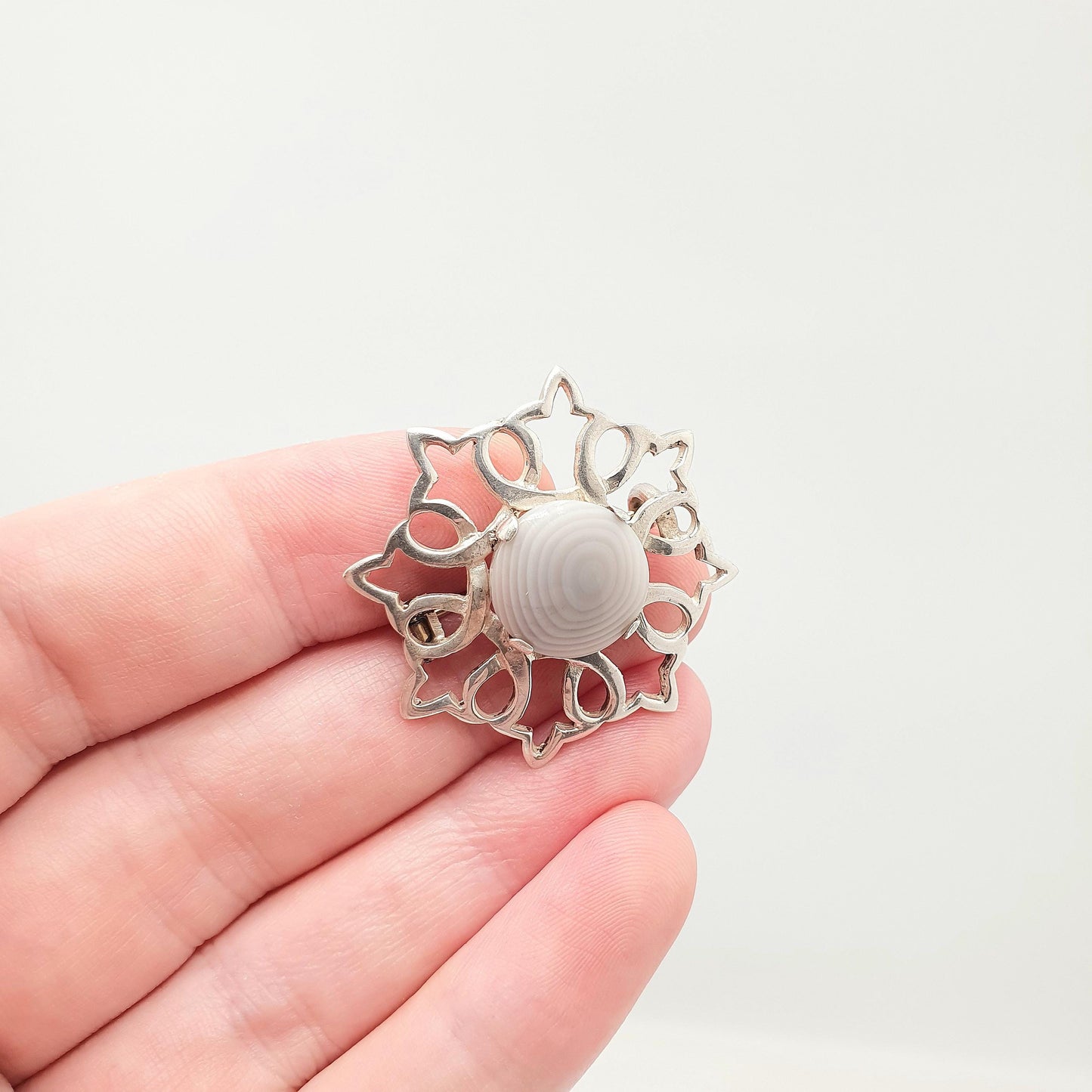 Vintage Sterling Silver JOHNFRASER Agate Brooch Scottish Inverness Gaelic Celtic Knot Natural Quartz Gemstone 925 Womens Jewelry Jewellery