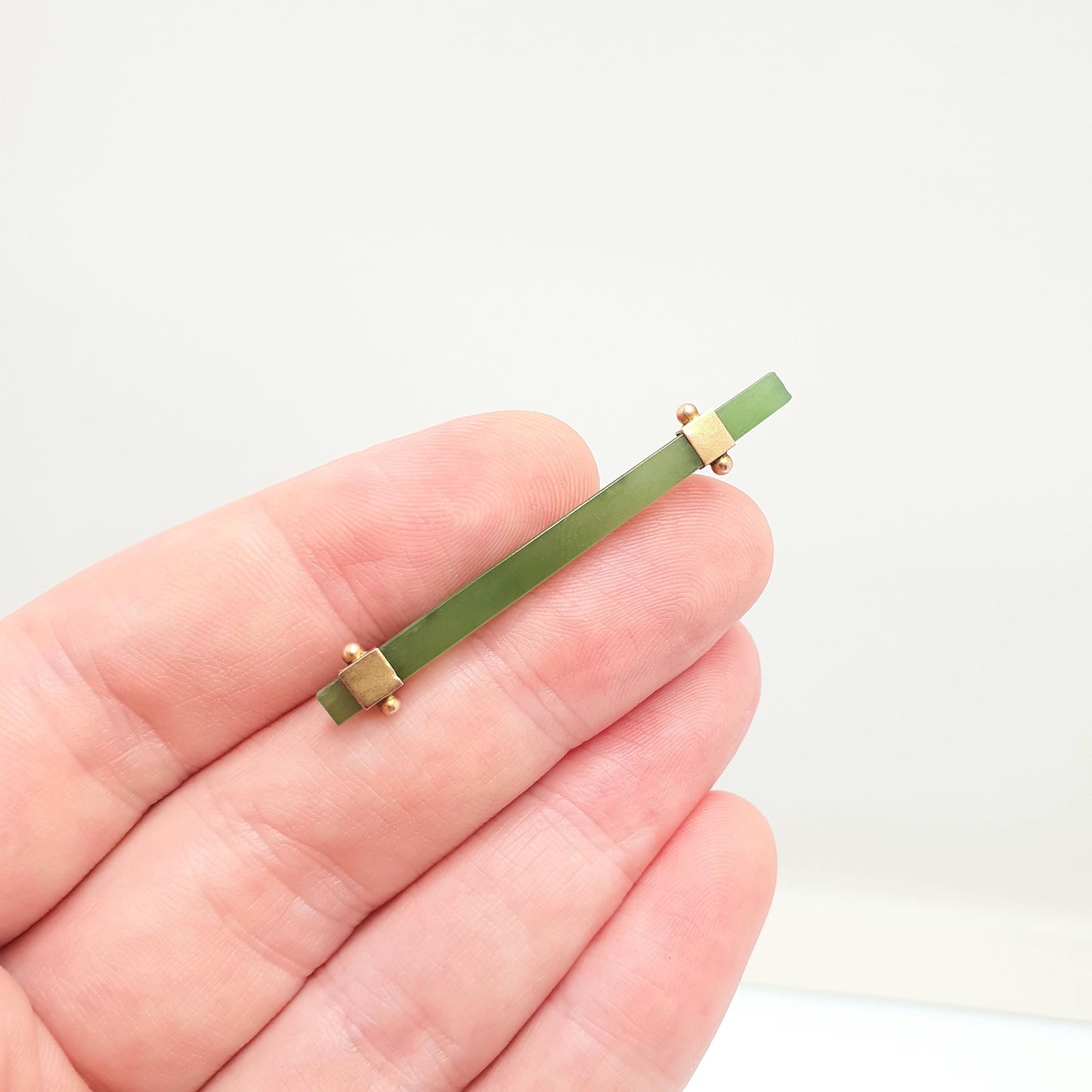 Antique 9ct Gold New Zealand Jade Brooch Victorian Solid 9k 375 Nephrite Maori Yellow Gold Green Gemstone Jewelry Womens Jewellery Vintage