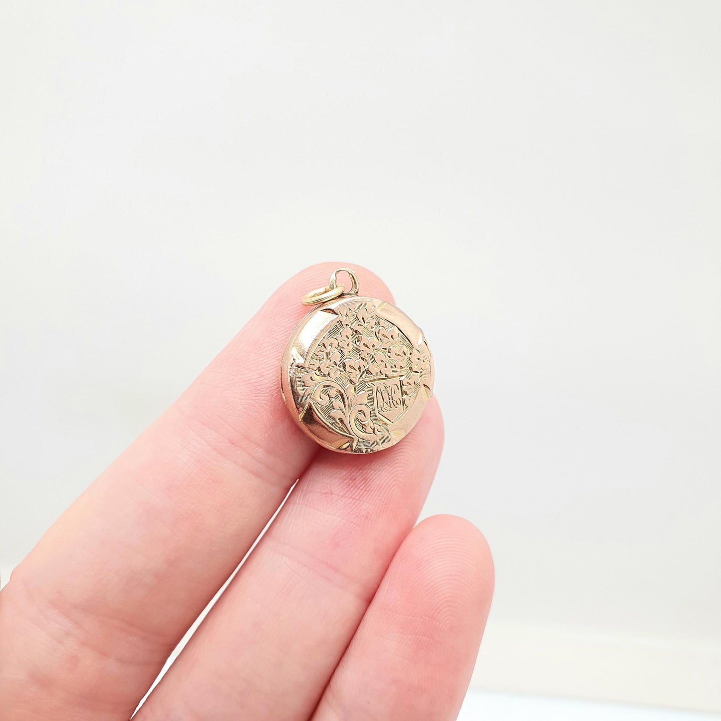 Antique 9ct Rose Gold Locket Round Circle Solid 9k 375 Engraved Small Cute Pendant Love Gift Back & Front Necklace Jewelry Womens Jewellery