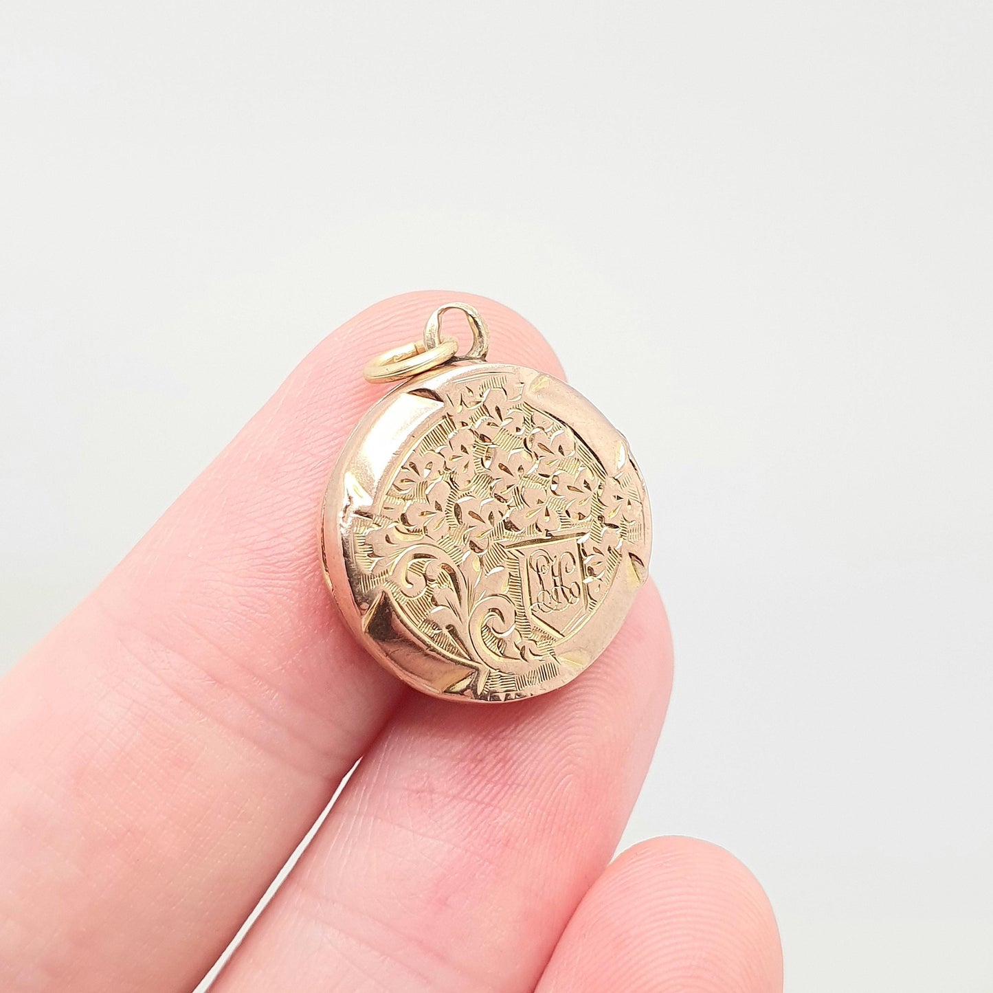 Antique 9ct Rose Gold Locket Round Circle Solid 9k 375 Engraved Small Cute Pendant Love Gift Back & Front Necklace Jewelry Womens Jewellery