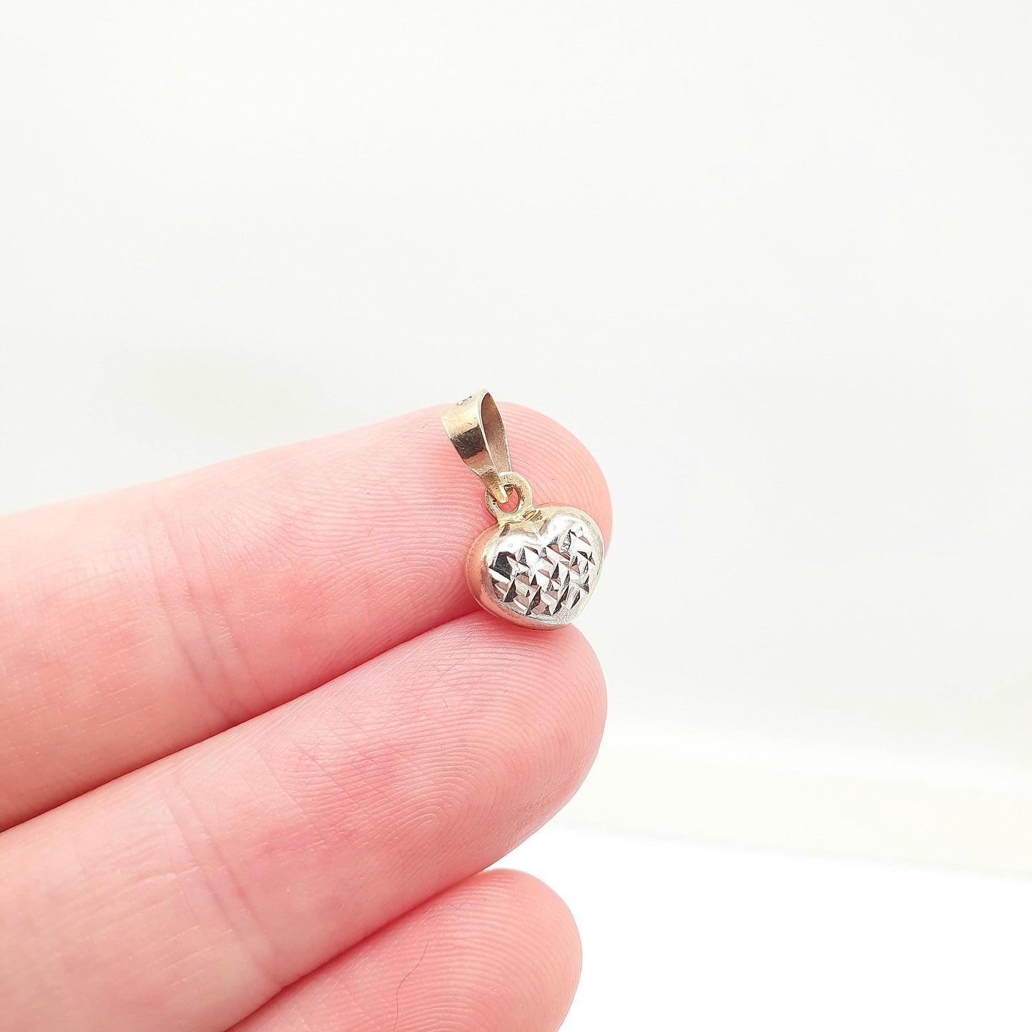 Vintage 9ct 9k Gold Heart Pendant Cute Necklace White Gold Centre Solid 375 Charm Small Tiny Yellow Retro Gift Womens Mens Jewelry Jewellery