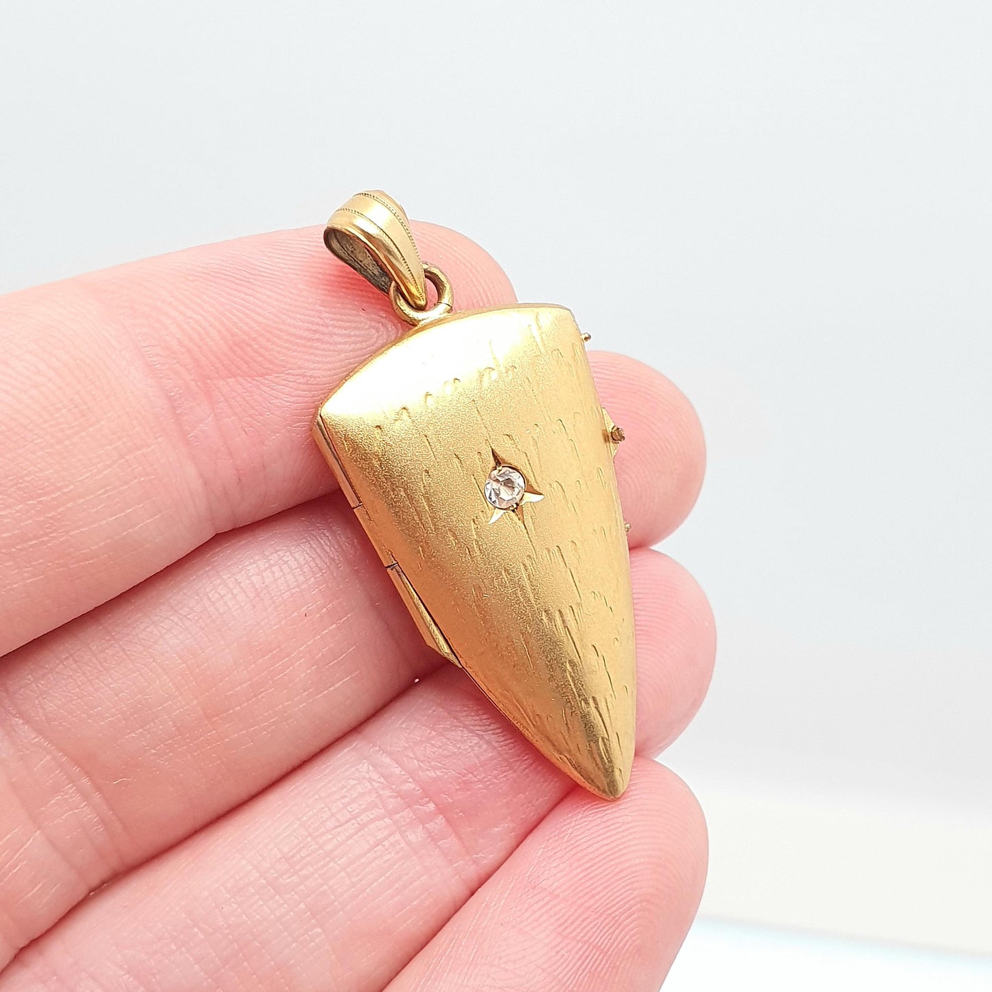 Antique Rolled Gold Kite Shield Locket Diamond Paste Centre Filled Sparkly Rare Pointed Photo Womens Vintage Jewelry Jewellery