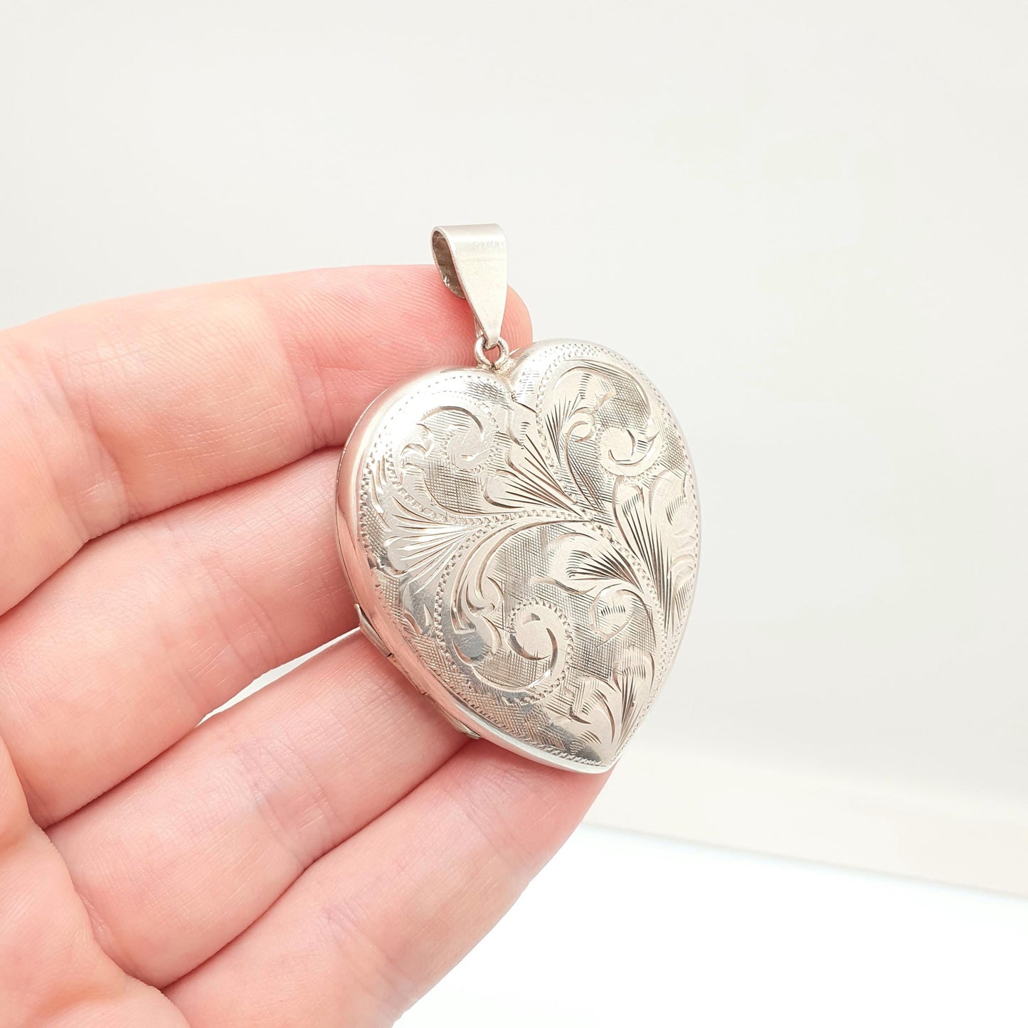 Vintage Sterling Silver Large Heart Locket Big Necklace Pendant Hand Engraved Solid 925 Cute Picture Photo Womens Ladies Jewelry Jewellery