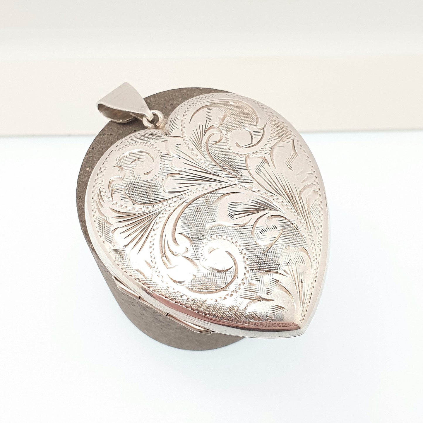 Vintage Sterling Silver Large Heart Locket Big Necklace Pendant Hand Engraved Solid 925 Cute Picture Photo Womens Ladies Jewelry Jewellery