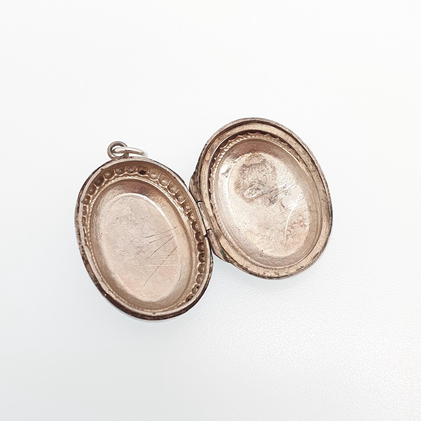 Antique Sterling Silver Victorian Locket Hallmark Oval Leaf Engraved Small Cute Necklace Vintage Pendant Beaded Womens Jewelry Jewellery