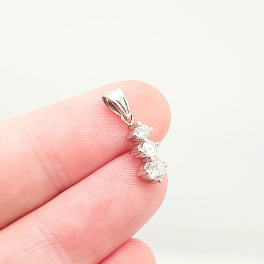 Vintage 18ct White Gold Diamond Pendant Necklace Natural Brilliant Cut Triple Trilogy Solid 750 18k 18kt