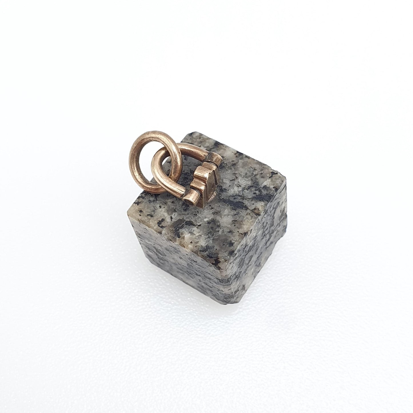 Antique 9ct 9k Gold Aberdeenshire Granite Pendant Fob Necklace Square Cube Grey Scottish Charm Hardstone Jewelry Jewellery