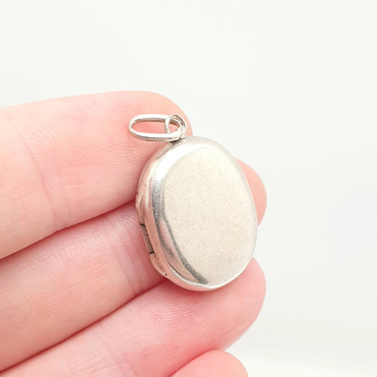 Antique Victorian Solid Silver Locket Smooth Polished Plain Blank Small Oval Necklace Pendant Picture Photo 1800s Vintage Jewellery Jewelry