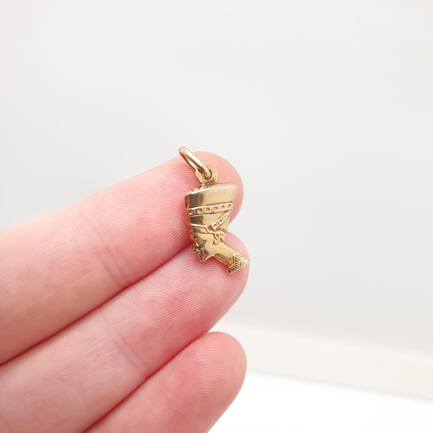 Vintage 9ct Gold Queen Nefertiti Necklace Pendant Solid 9kt 9k Egyptian Revival Egypt Royal Jewellery Jewelry