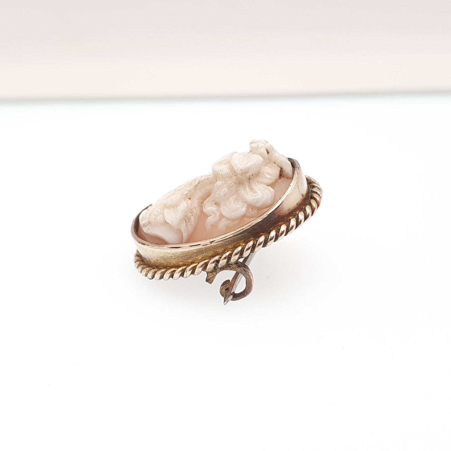 Antique Victorian 9k 9ct Gold Cameo Brooch Pin Solid 375 Border Hand Carved Shell Vintage Italian European Genuine Jewelry Womens Jewellery