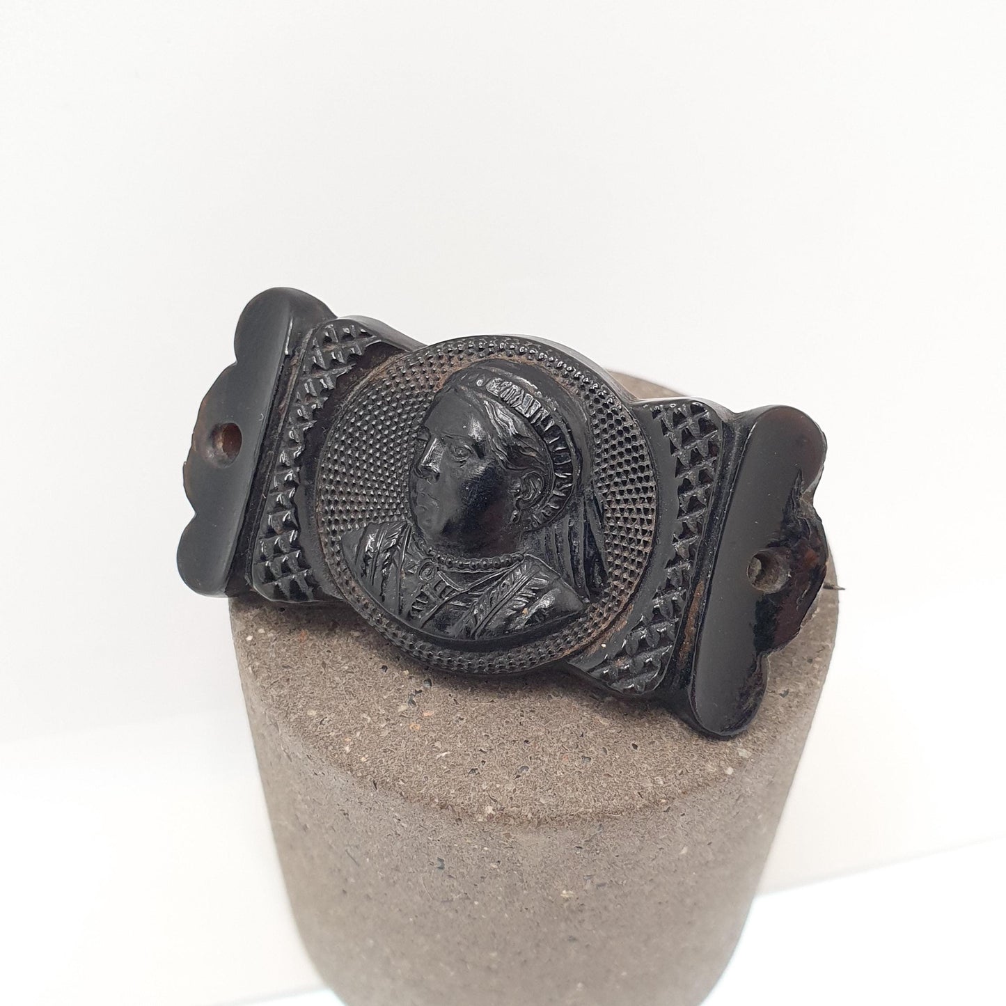 Antique Victorian Bog Oak Queen Victorian Brooch Engraved Mourning Whitby Jet Imitation 1800s Vintage Jewelry Jewellery