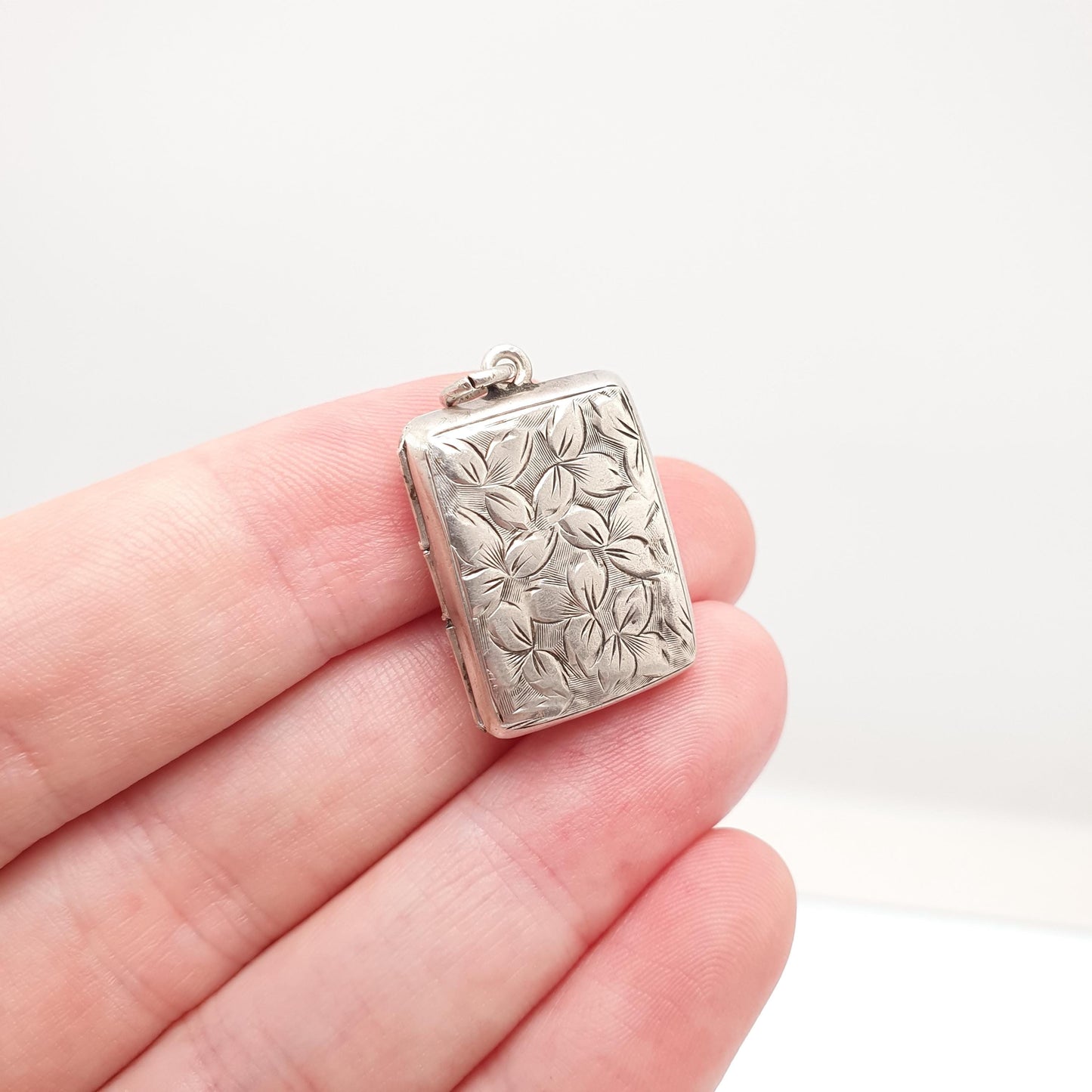 Antique Sterling Silver Locket Rectangular Small 1903 Hallmarked Solid 925 Leaf Engraved Pendant Photo Vintage Jewelry Jewellery