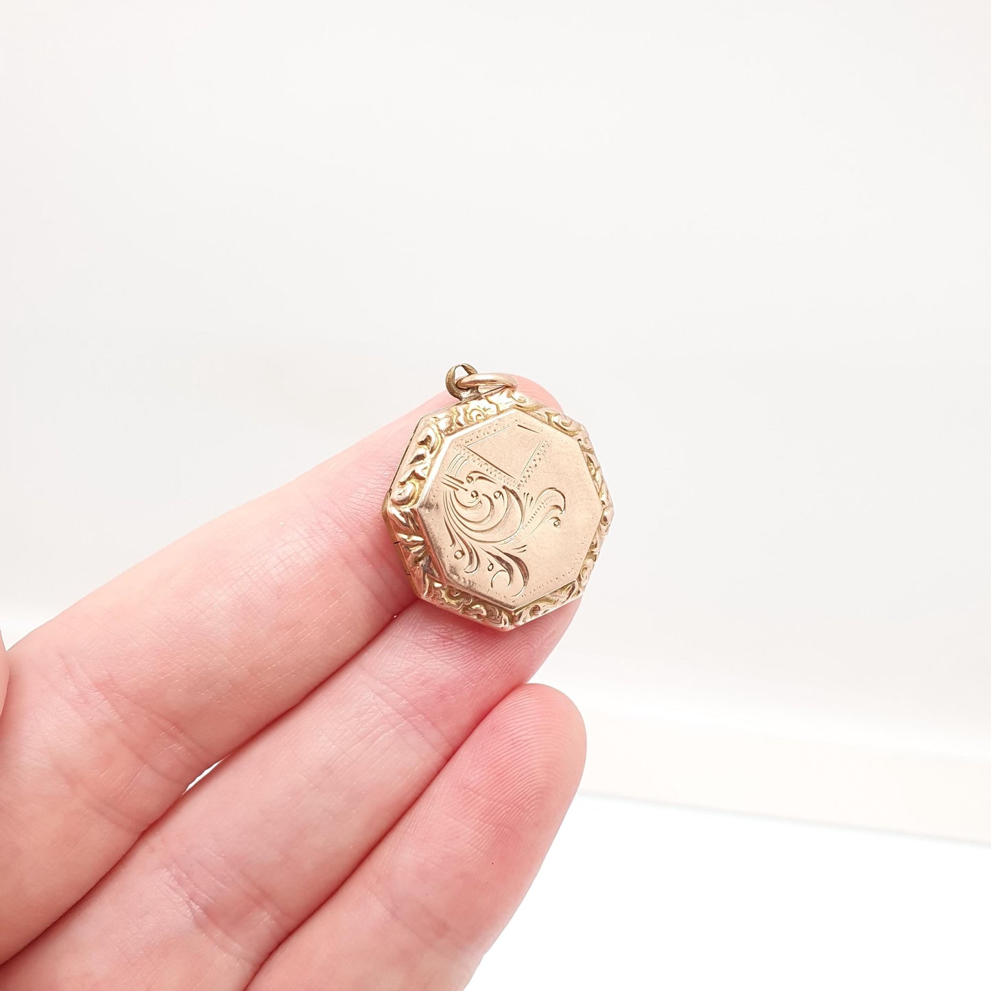 Antique 9ct 9k Gold Octagonal Locket Pendant Rose Gold Engraved Solid 375 9kt Back & Front Picture Photo Vintage Necklace