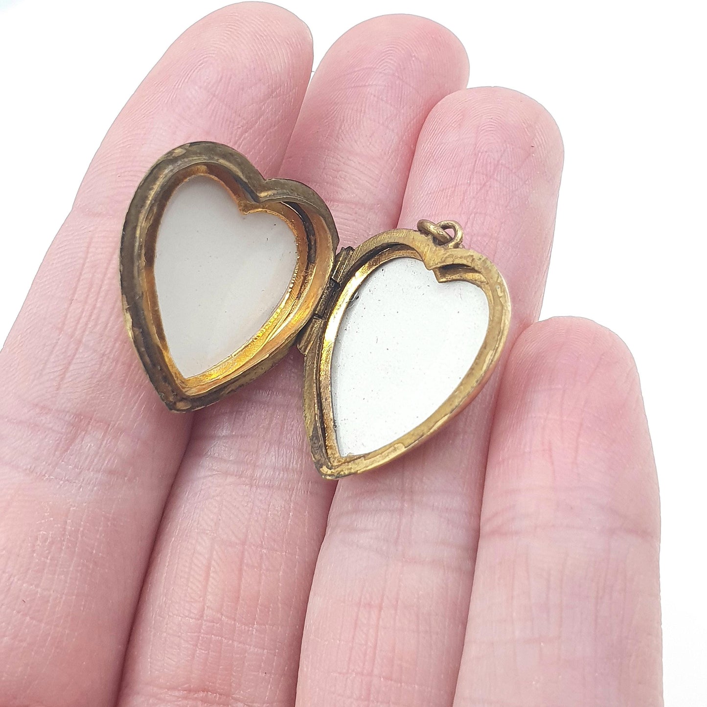 Antique Rolled Gold Heart Locket Pendant Necklace Vintage Jewellery Engraved Gold Filled Love Romantic